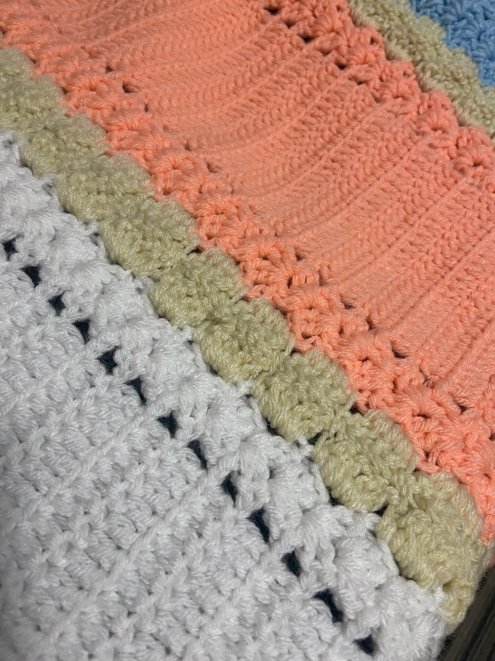 Handmade baby blanket - Picture 2 of 2